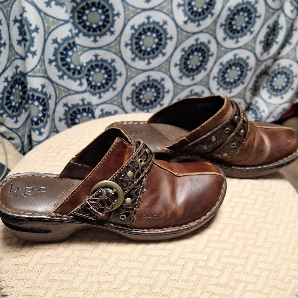 b.o.c. Women Brown Leather Slip-On Loafers